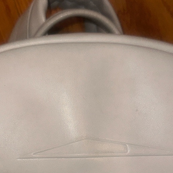 Tesla Backpack - Picture 7 of 9